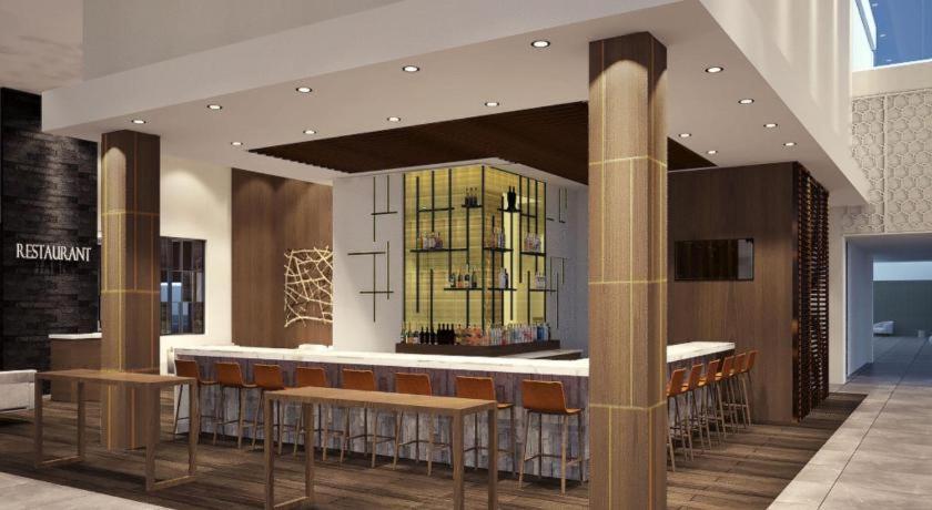 Ontario Gateway Hotel Exterior photo